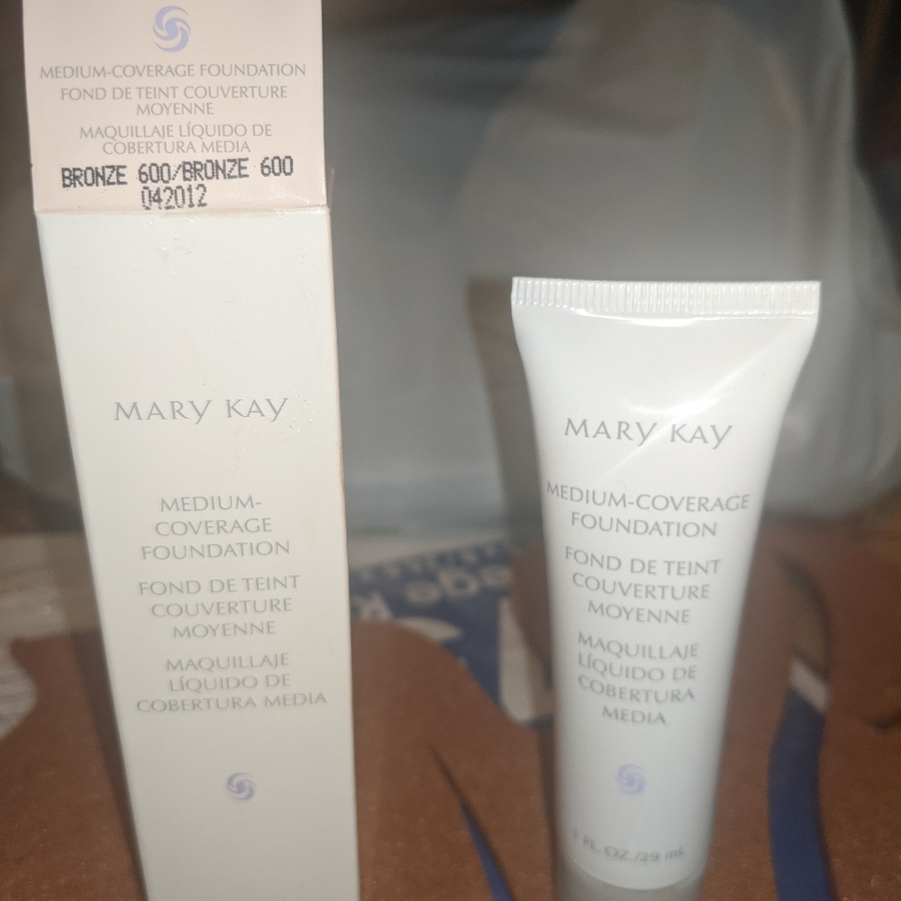 Mary Kay Medium coverage foundation 607 and 600